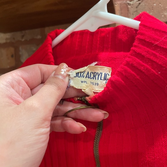 Vintage o-ring half-zip cherry red sweater - Picture 3 of 3